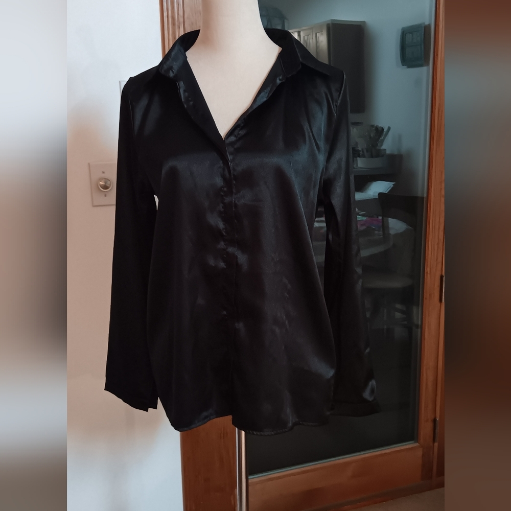 KFAB Designs Black Satin Faux Button Long Sleeve Blouse NWOT Medium Luxury - Picture 3 of 9